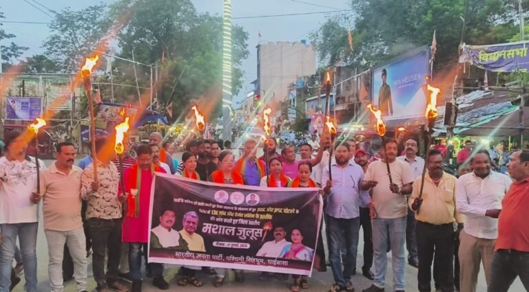 Students Continued Indefinite Protest Over JPSC-JSSC Recruitment Row, BJP Demanded CBI Probe